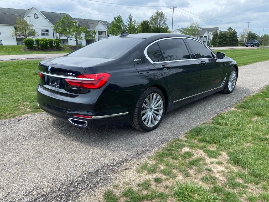 Used 2018 BMW 740e xDrive AWD/4WD image 5