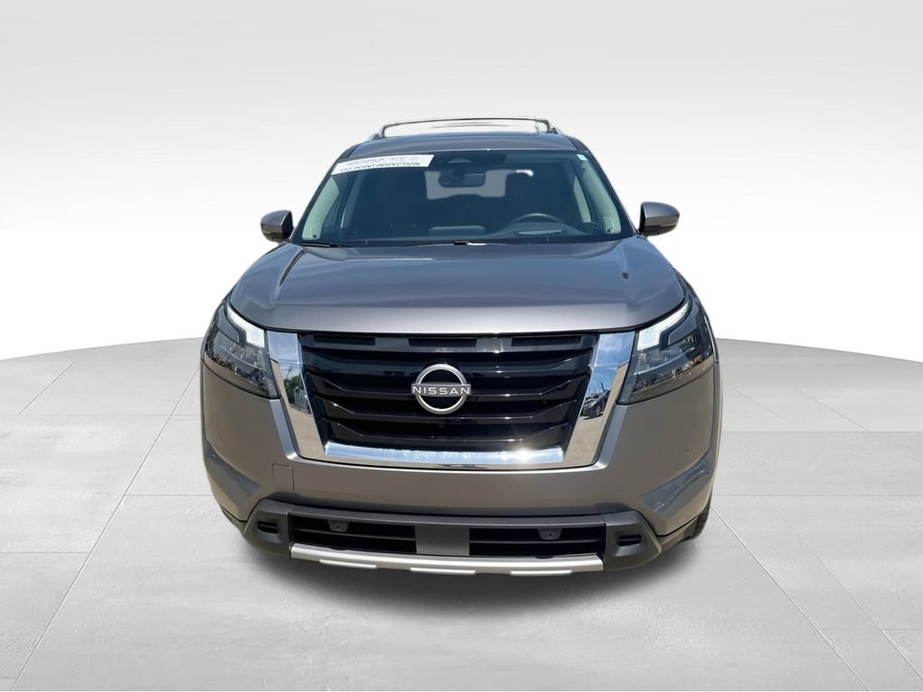 Used 2025 Nissan Pathfinder Platinum w/ Cargo Package FWD image 4