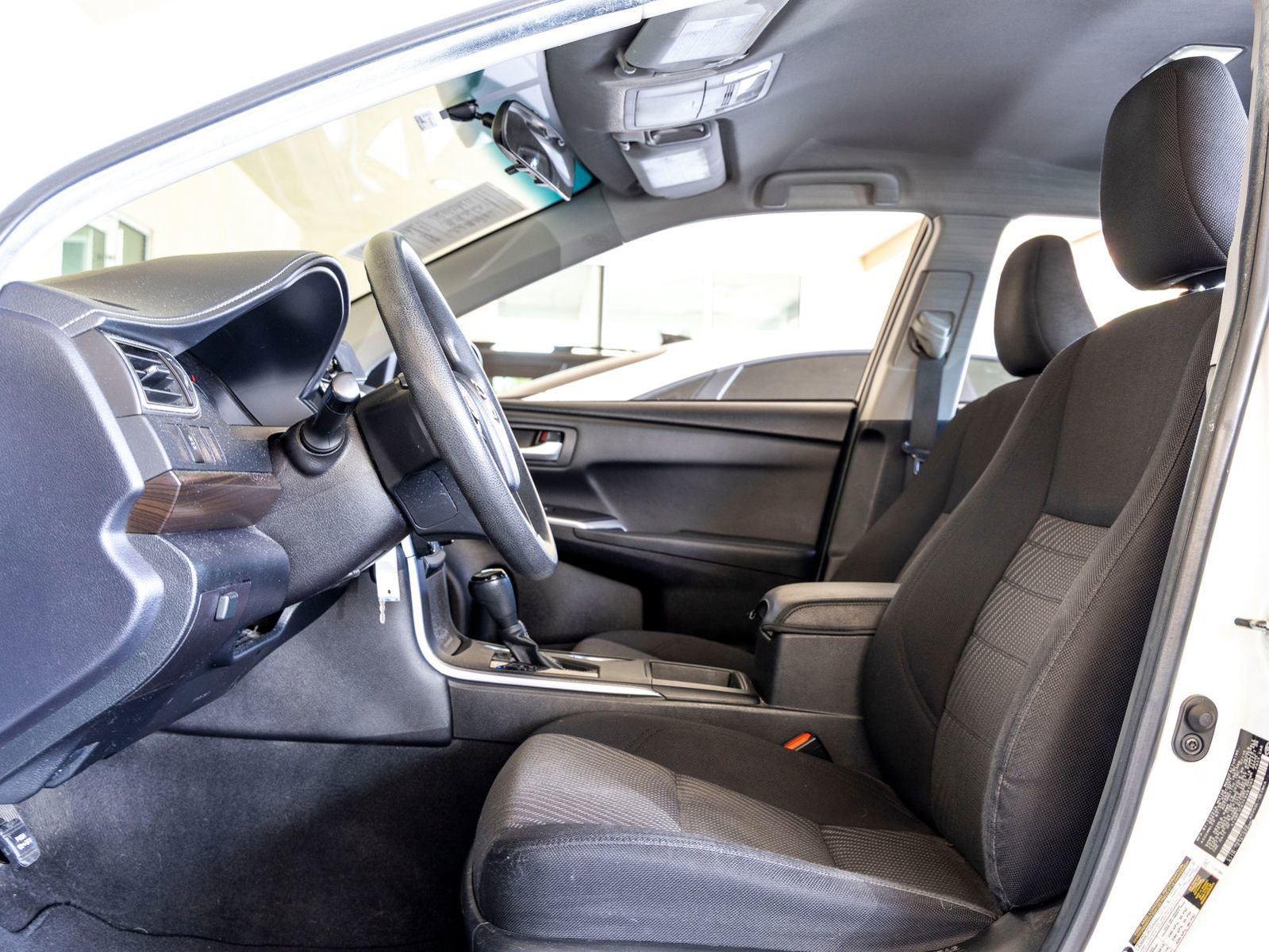 Used 2015 Toyota Camry LE image 16