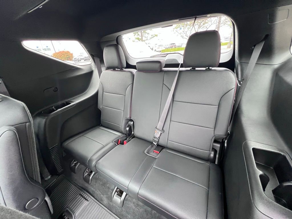 Used 2024 Chevrolet Traverse RS FWD image 13