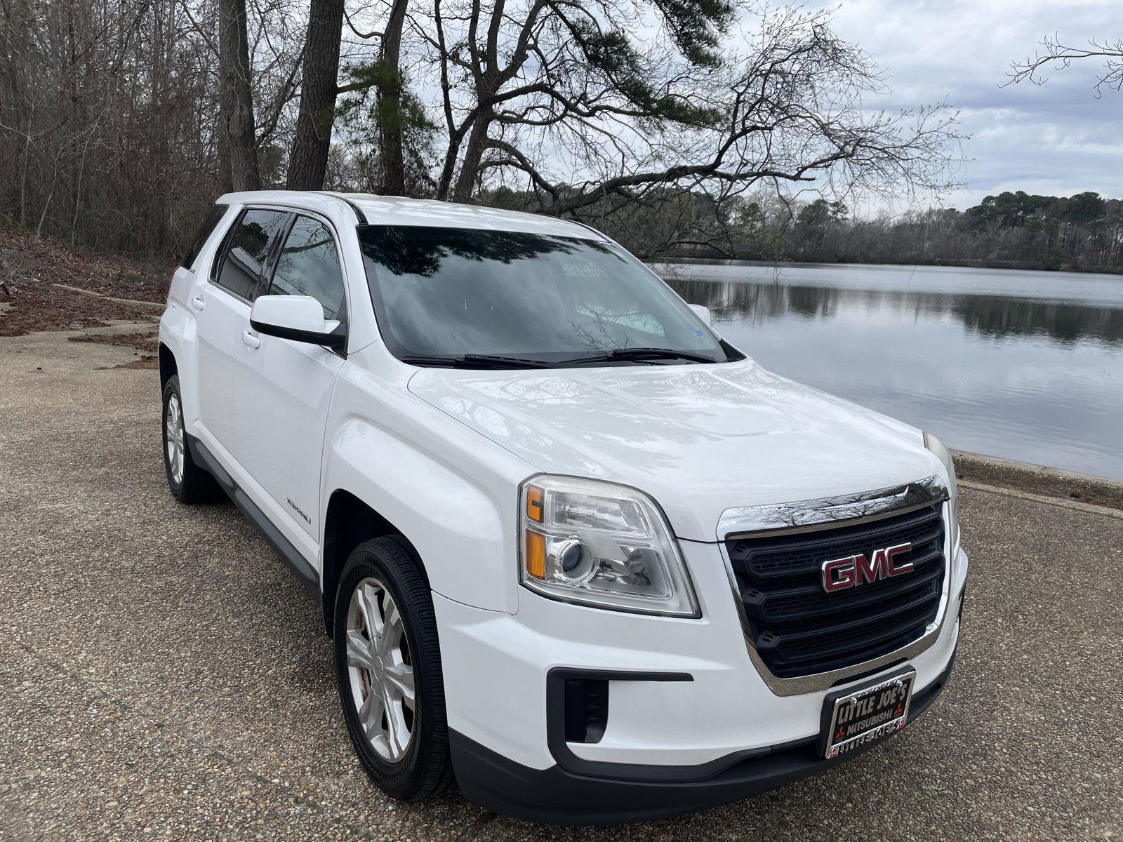 Used 2017 GMC Terrain SLE image 2