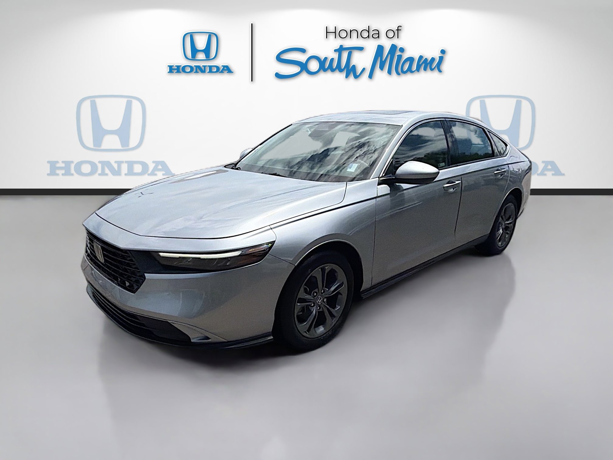 Certified 2023 Honda Accord EX image 3