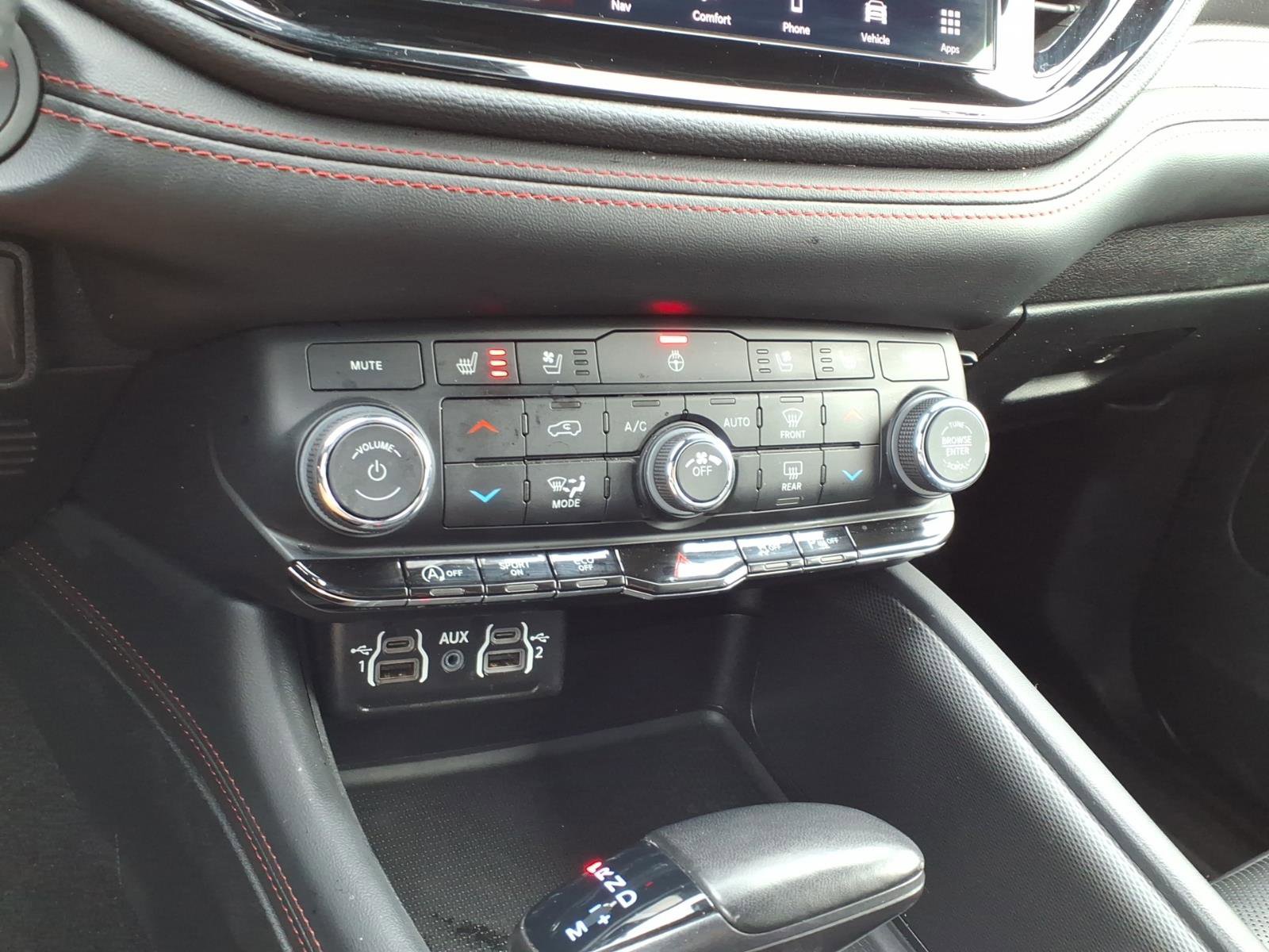 Used 2024 Dodge Durango GT image 12