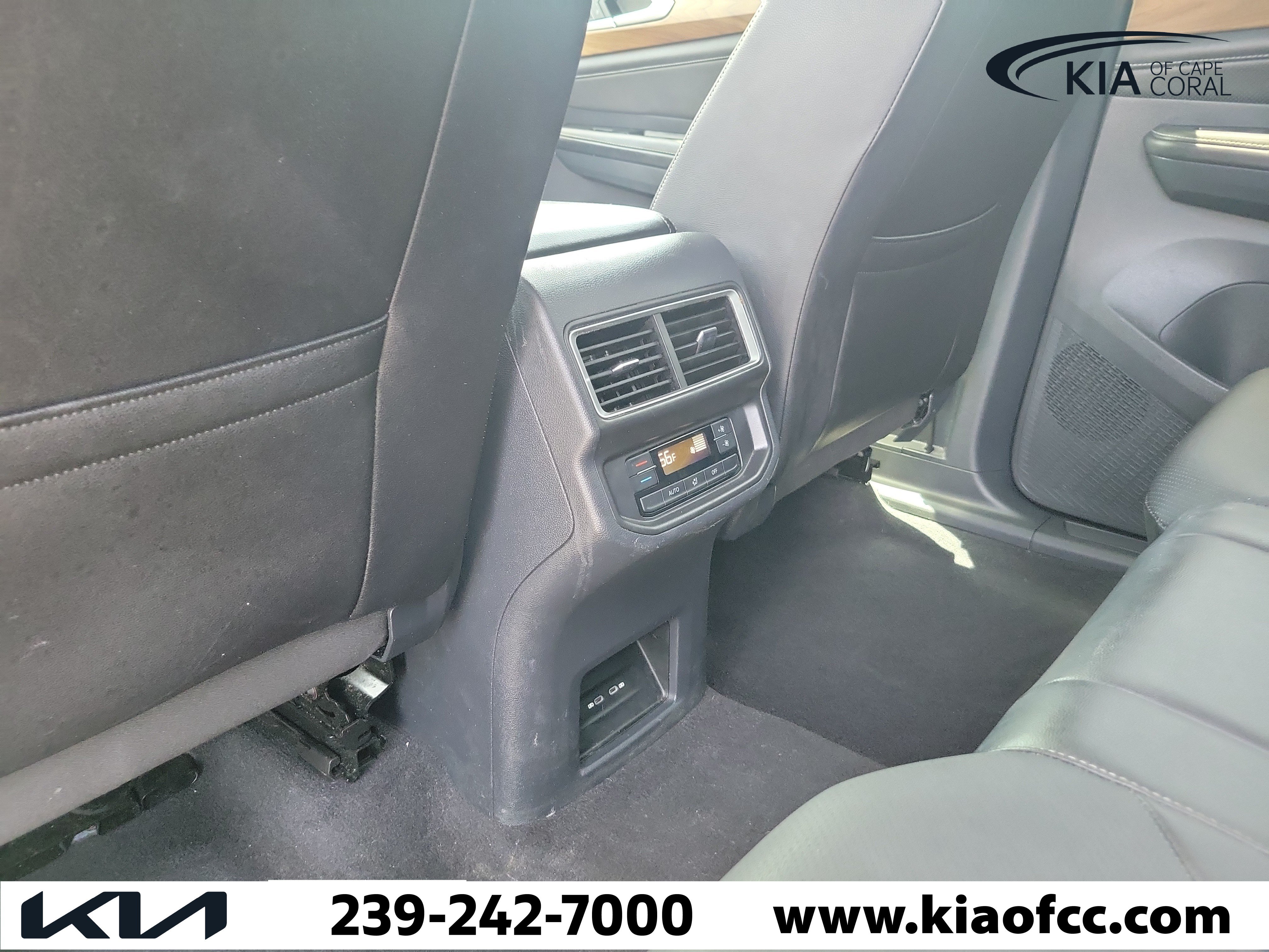 Used 2025 Volkswagen Atlas SE FWD image 14
