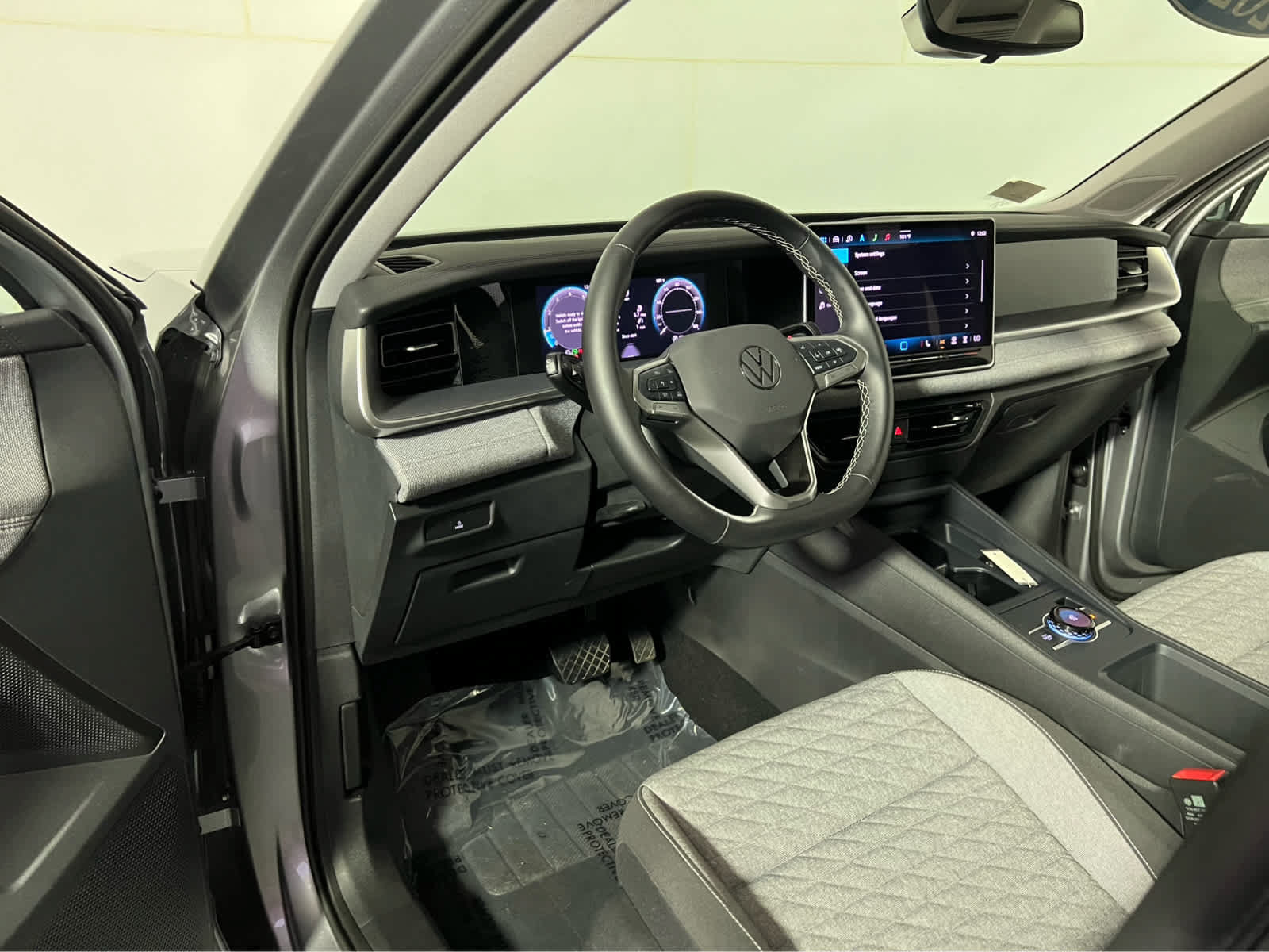 Used 2025 Volkswagen Tiguan S AWD/4WD image 21
