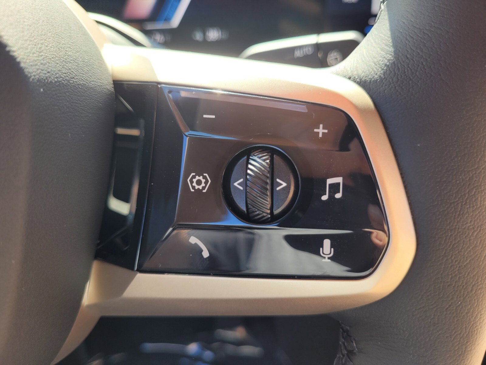 New 2026 BMW iX xDrive45 w/ Premium Package image 25