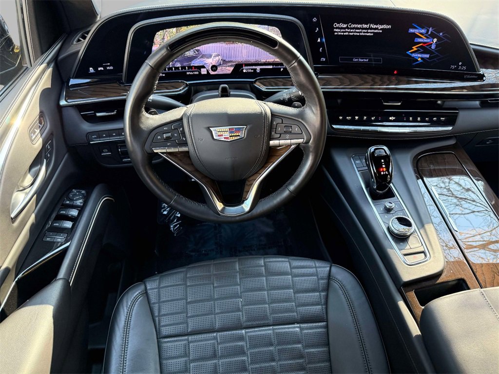 Used 2024 Cadillac Escalade ESV Sport Platinum w/ LPO, ONYX Package image 4