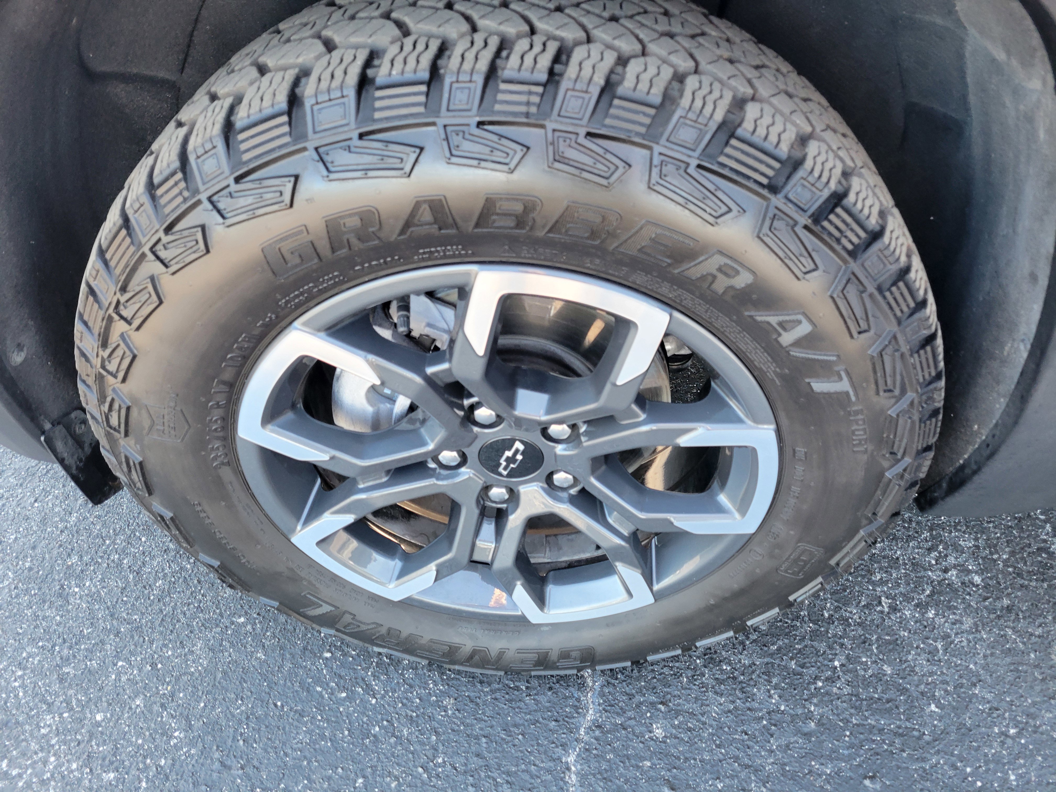 Certified 2026 Chevrolet Equinox ACTIV w/ Convenience Package III image 37