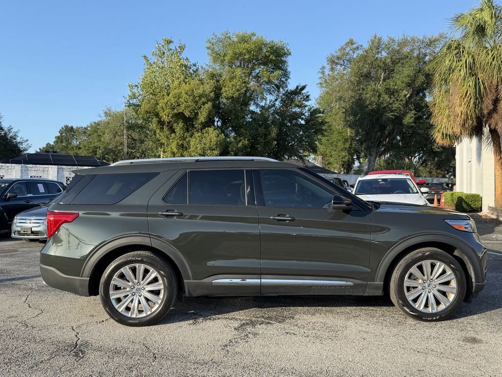Used 2022 Ford Explorer Limited w/ Limited Technology Package RWD image 4
