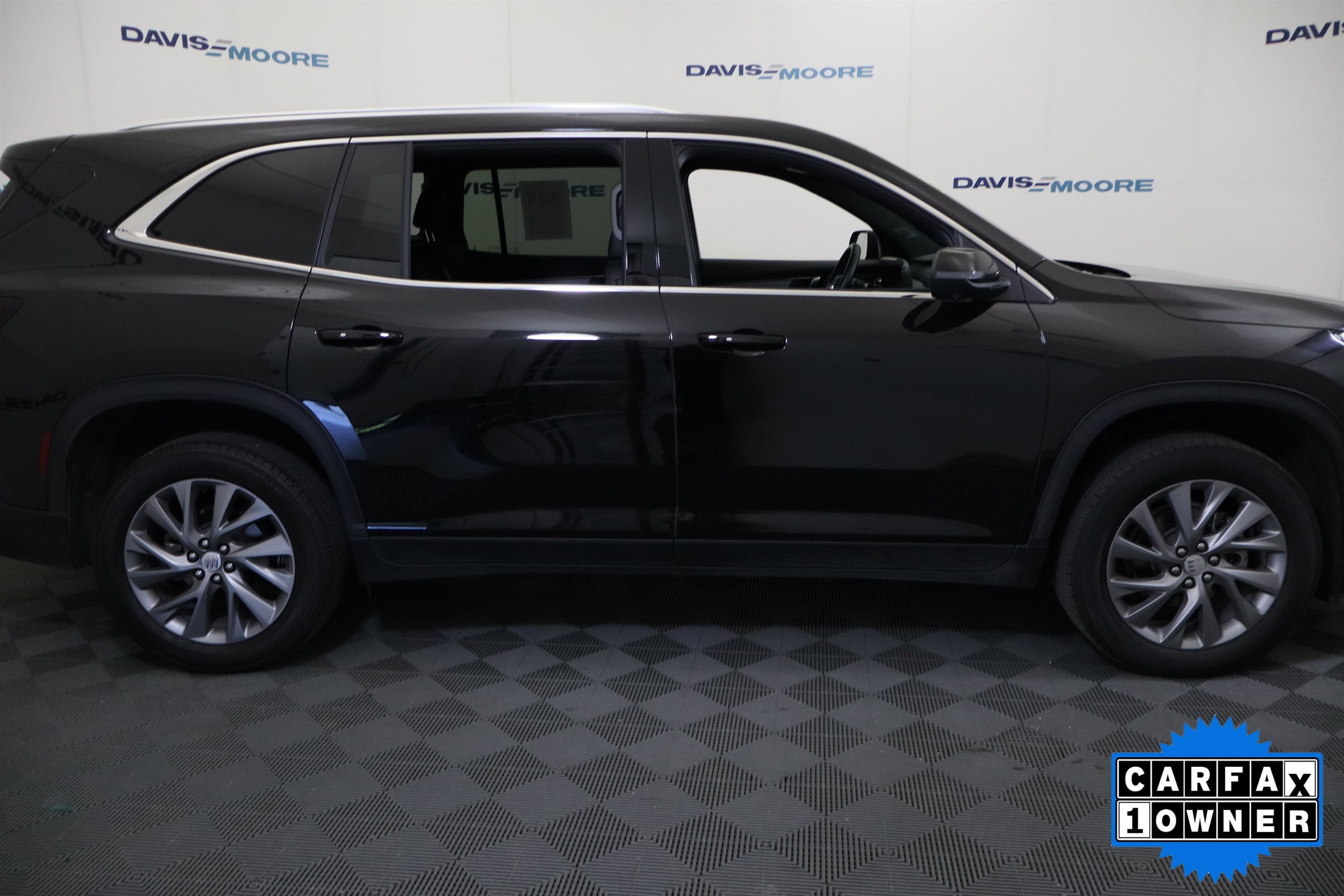 Used 2025 Buick Enclave Preferred FWD image 5