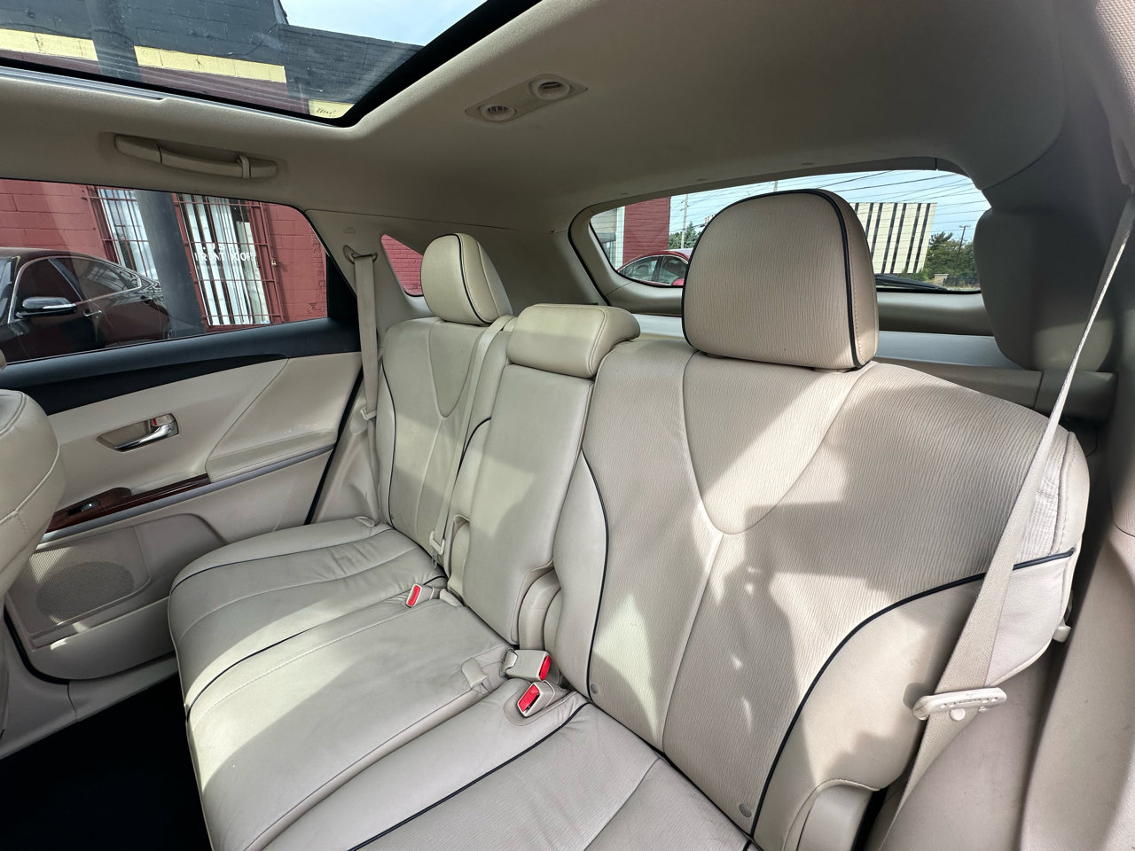 Used 2010 Toyota Venza image 32