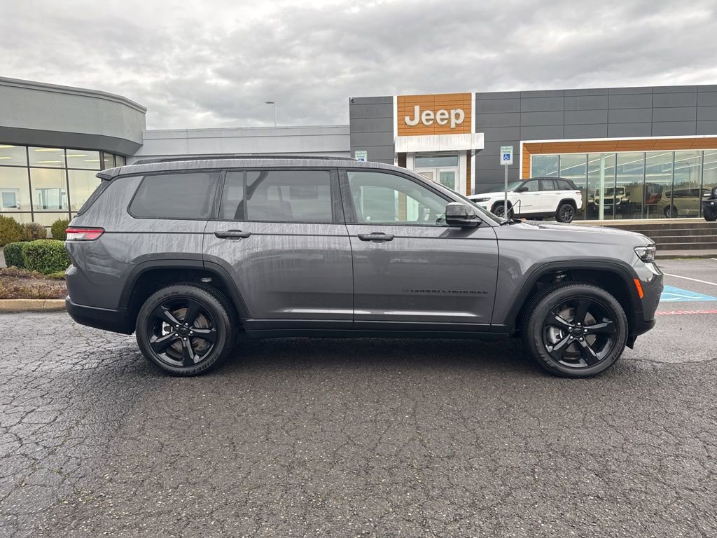 Used 2024 Jeep Grand Cherokee L Altitude image 8