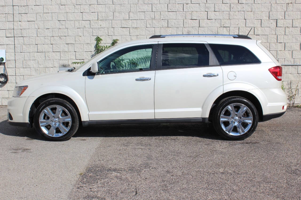 Used 2013 Dodge Journey Crew w/ Navigation & Sound Group I image 2