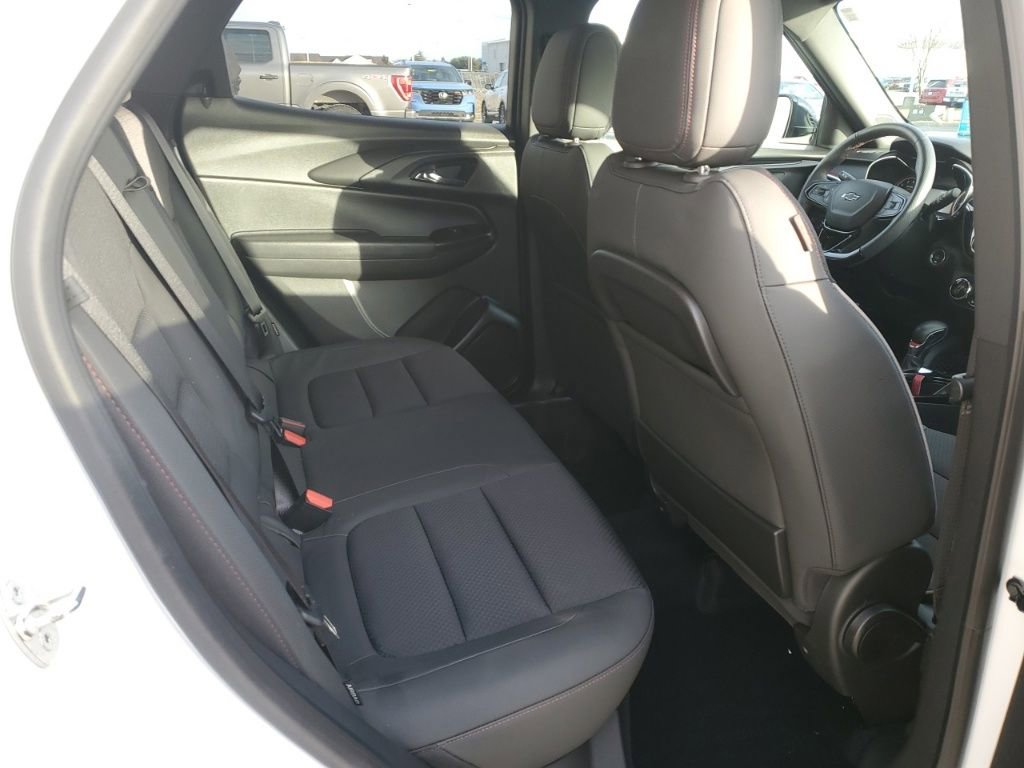 Used 2023 Chevrolet TrailBlazer RS w/ Sun and Liftgate Package image 29