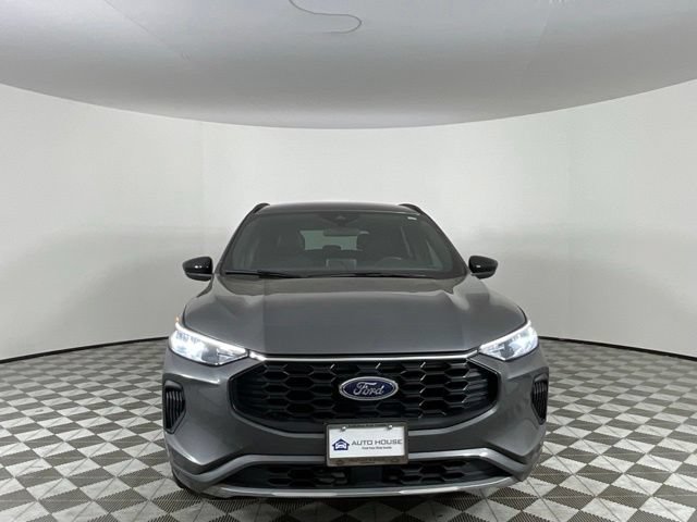 Used 2023 Ford Escape ST-Line AWD/4WD image 2