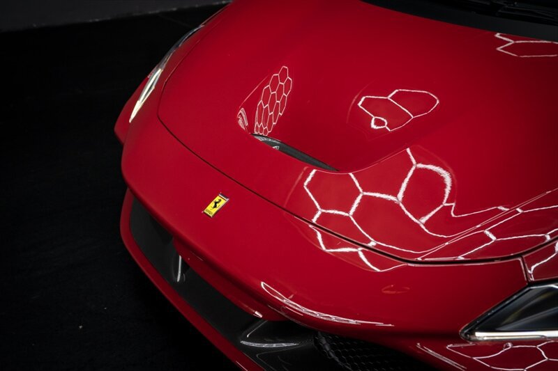 Used 2021 Ferrari F8 Tributo RWD image 9