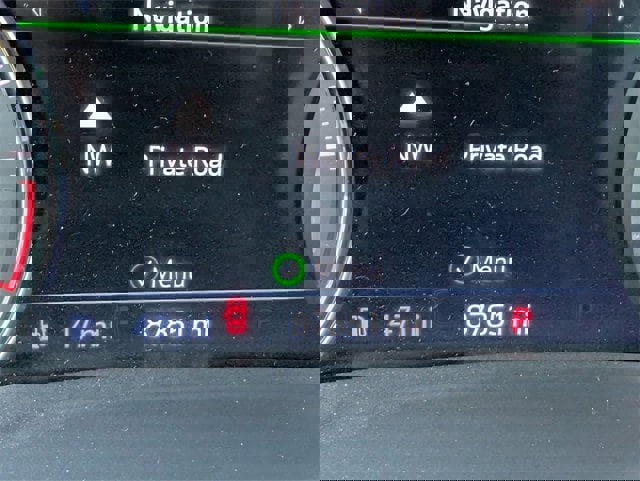 Used 2022 Buick Envision Avenir w/ Technology Package II image 13