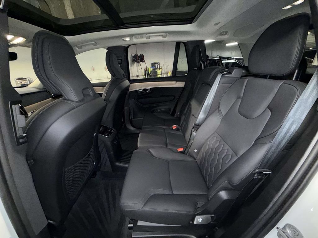 Certified 2025 Volvo XC90 T8 Plus w/ Protection Package Premier AWD/4WD image 18