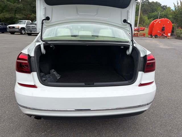Used 2018 Volkswagen Passat 2.0T S FWD image 18