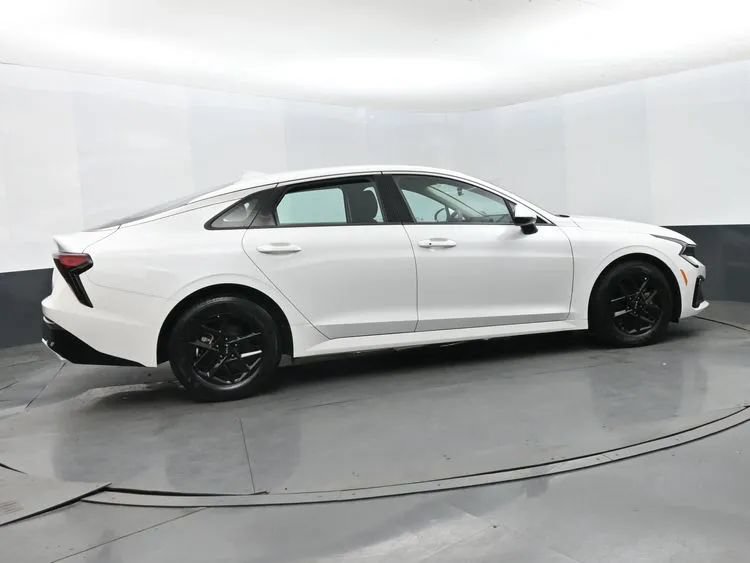 Used 2025 Kia K5 LXS FWD image 4