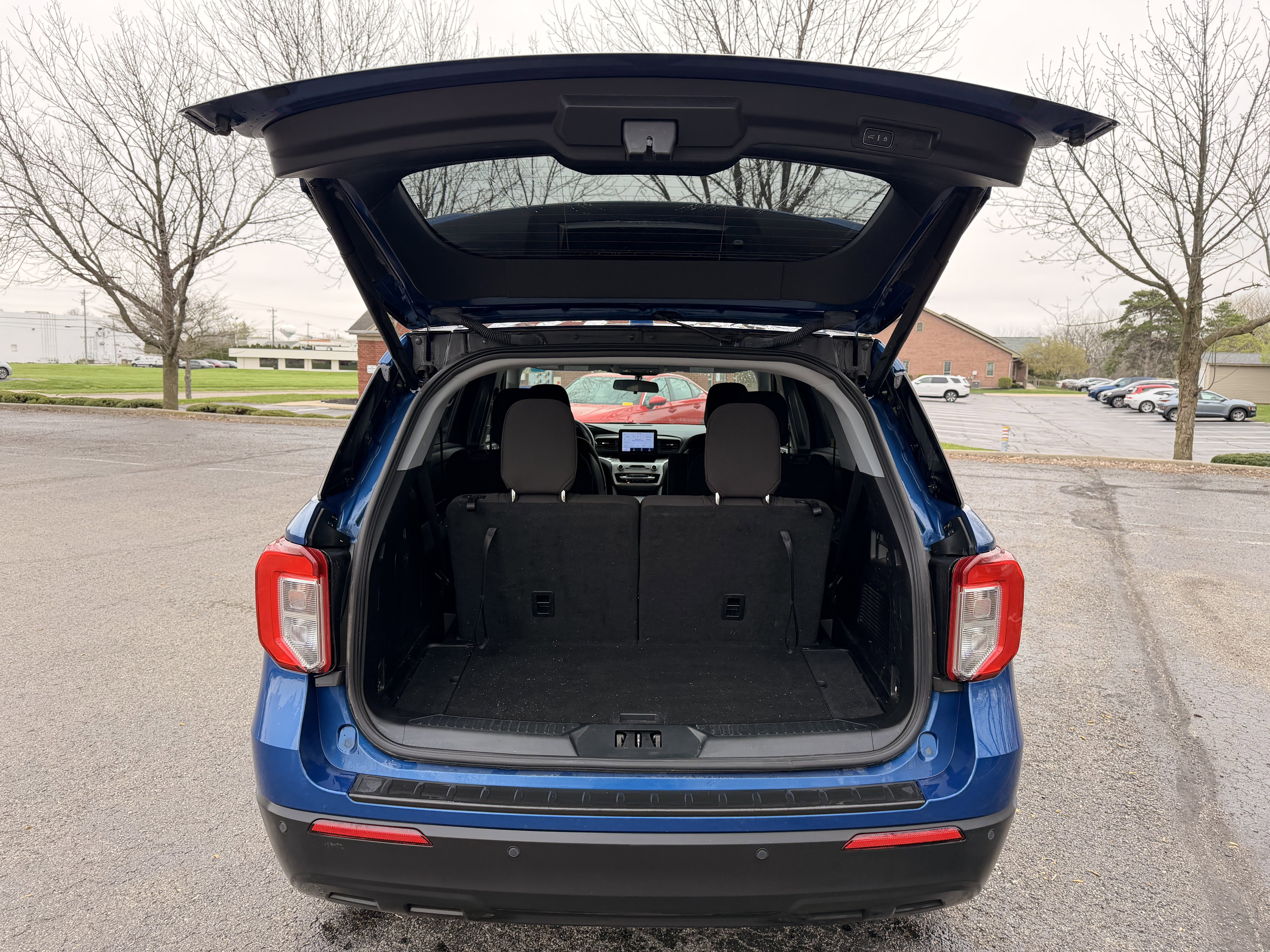 Used 2020 Ford Explorer XLT image 12