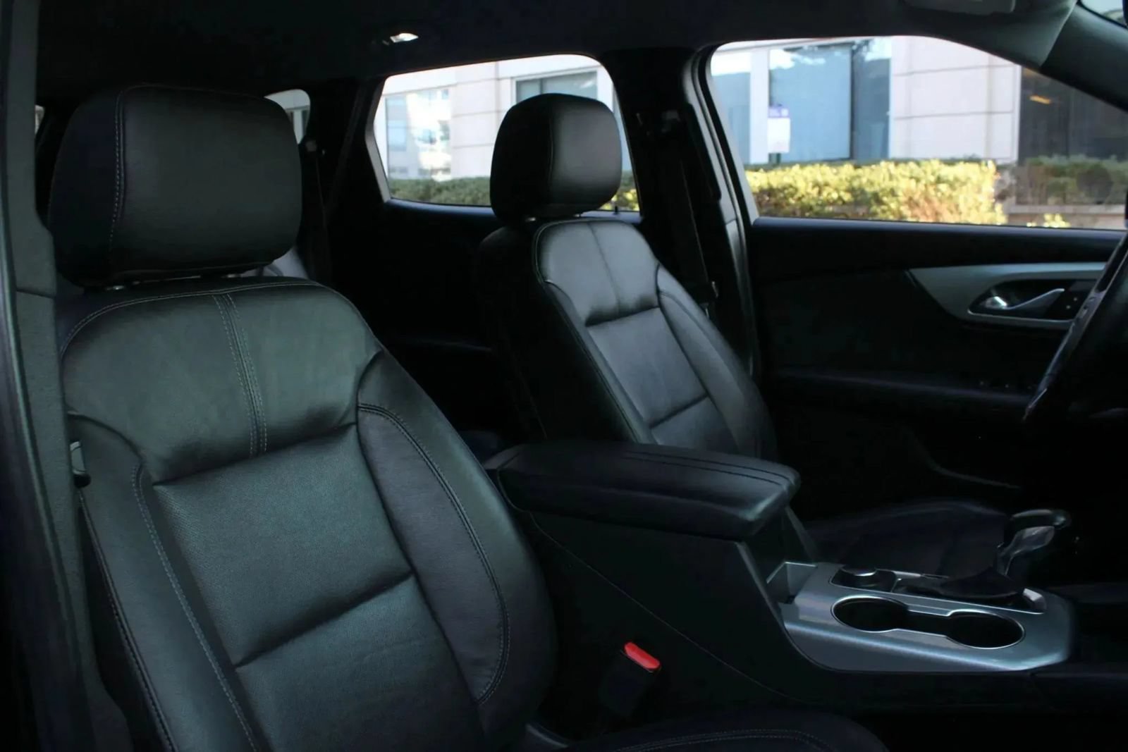 Used 2019 Chevrolet Blazer LT w/ Sound & Technology Package FWD image 25