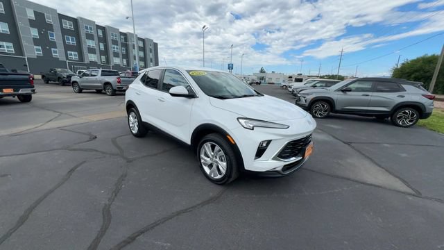 Used 2025 Buick Encore GX Preferred FWD image 2