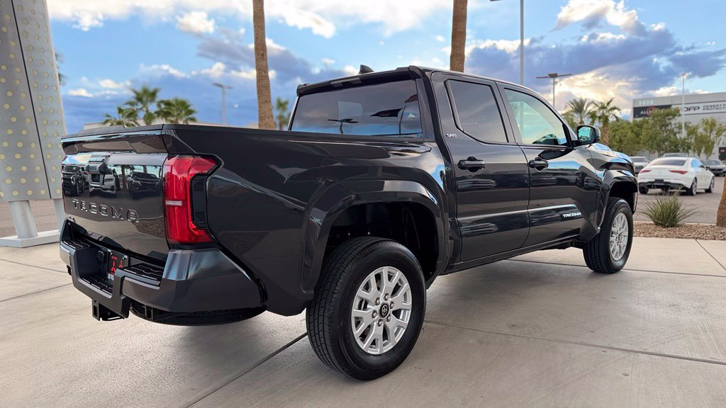 Used 2026 Toyota Tacoma SR5 AWD/4WD image 3