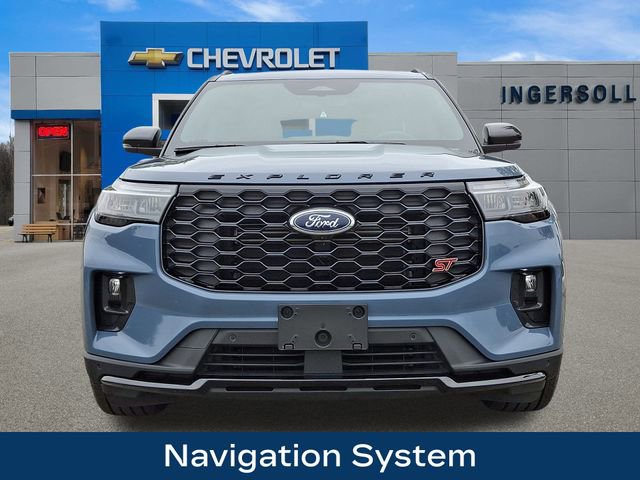 Used 2025 Ford Explorer ST image 3