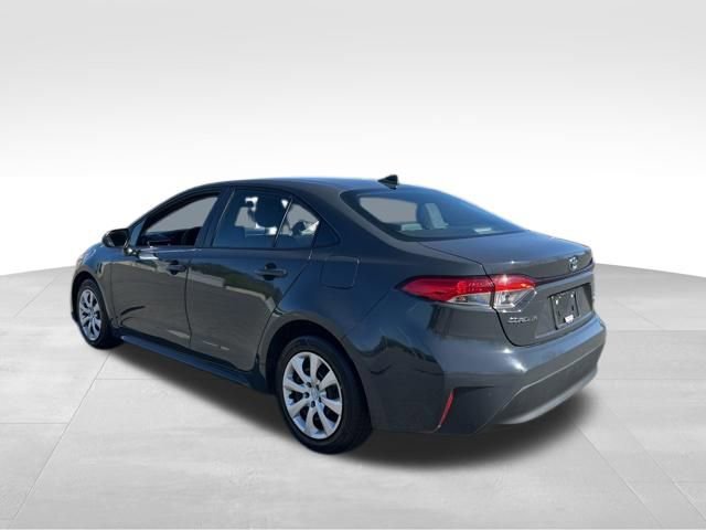 Used 2024 Toyota Corolla LE AWD/4WD image 3