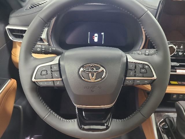 New 2026 Toyota Highlander Platinum AWD/4WD image 26