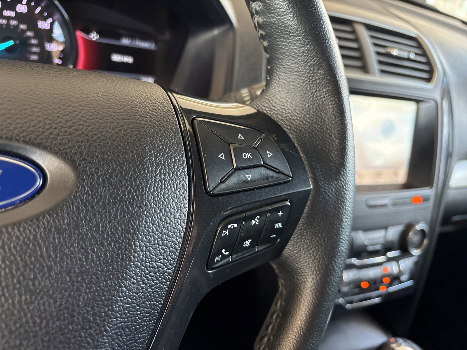Used 2019 Ford Explorer XLT w/ Equipment Group 201A FWD image 27