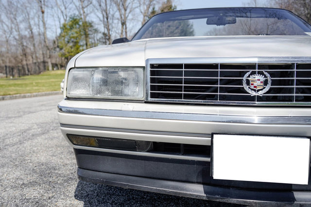 Used 1993 Cadillac Allante FWD image 66
