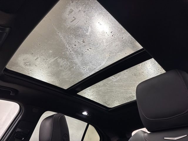 Used 2023 Cadillac XT4 Sport w/ Cold Weather Package image 27