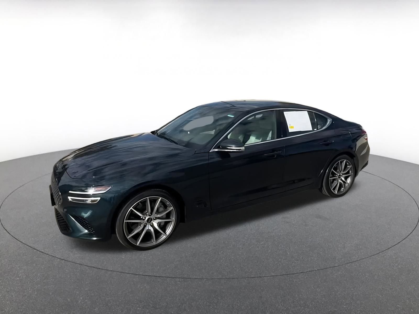 Used 2025 Genesis G70 2.5T image 8