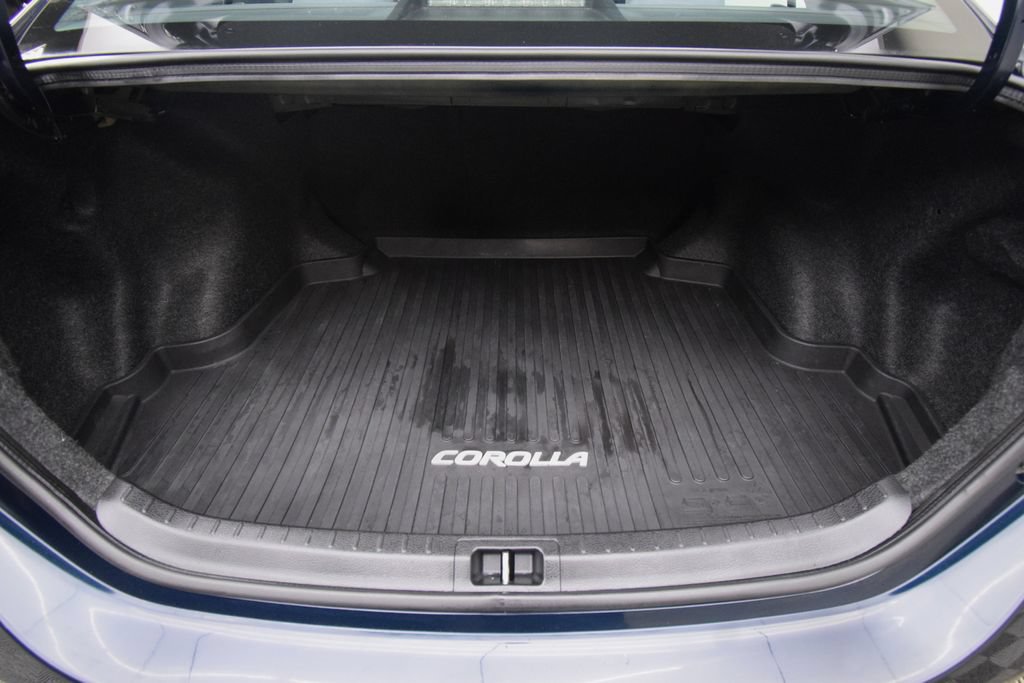 Used 2019 Toyota Corolla LE FWD image 26
