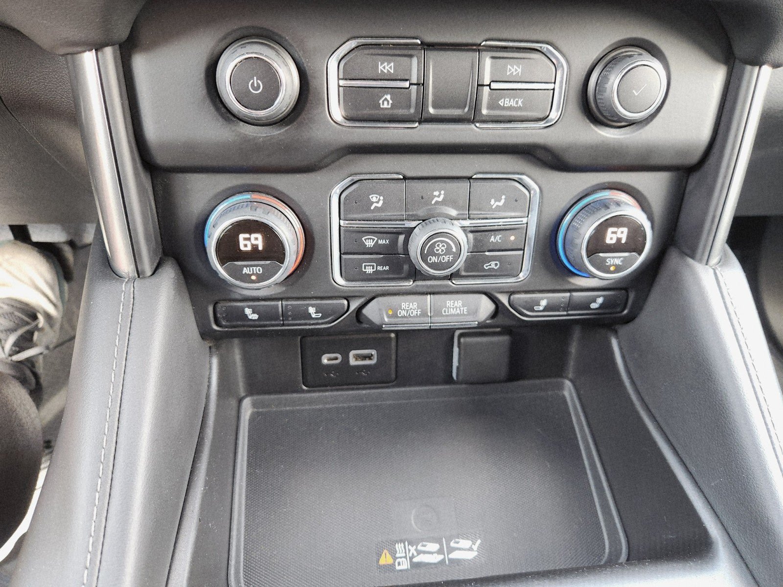 Used 2022 Chevrolet Tahoe LT w/ Luxury Package AWD/4WD image 47