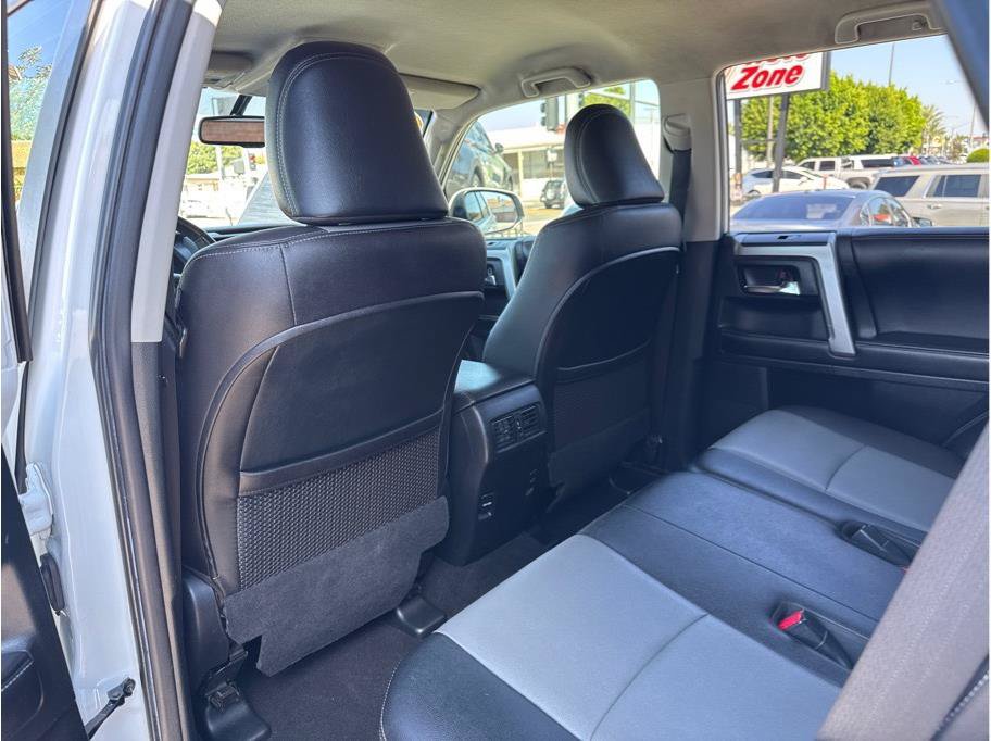 Used 2017 Toyota 4Runner SR5 Premium AWD/4WD image 19