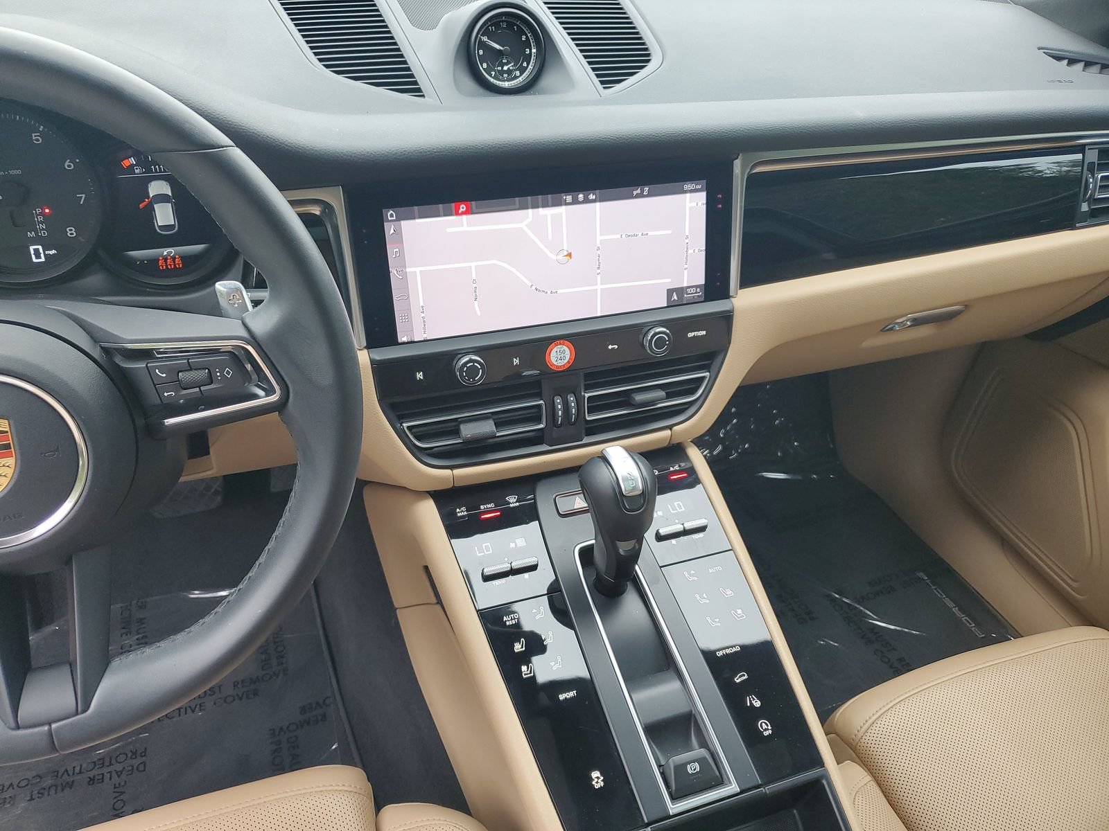 Used 2023 Porsche Macan AWD/4WD image 24