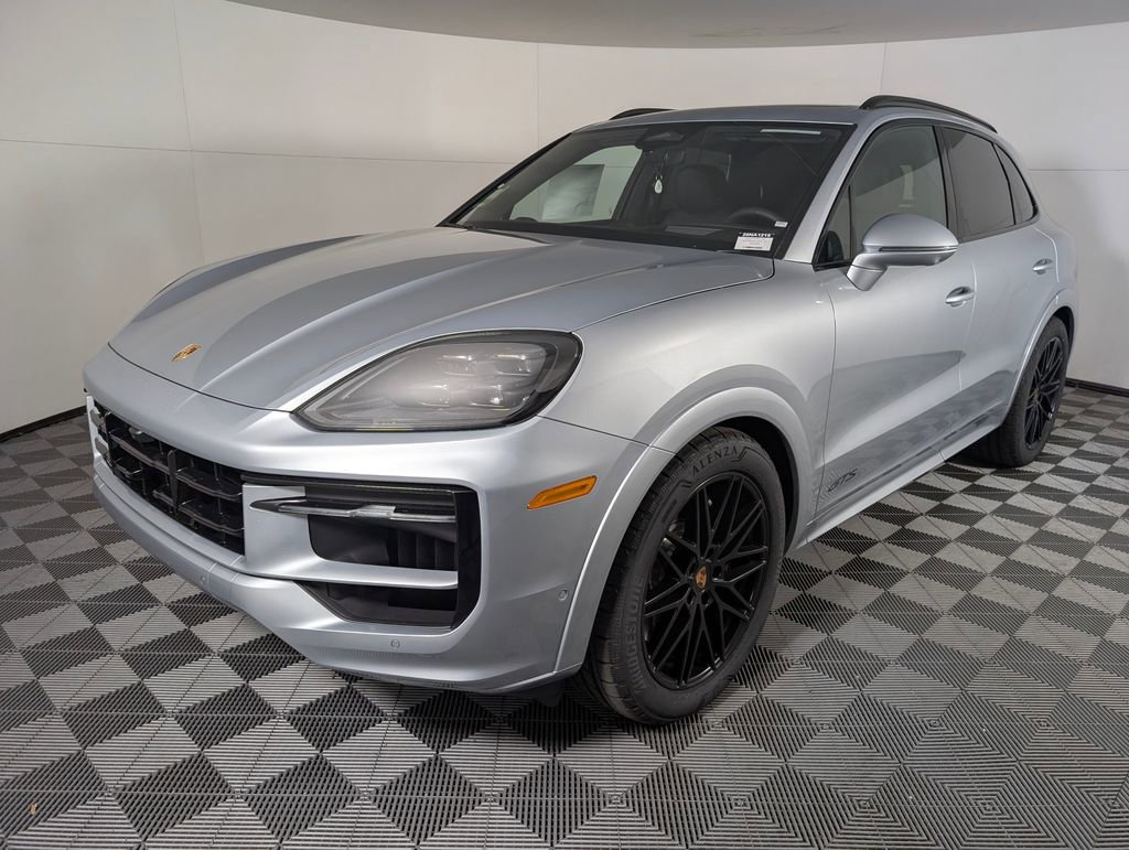 New 2026 Porsche Cayenne GTS image 1