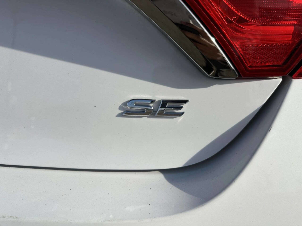 Used 2015 Toyota Camry SE FWD image 30