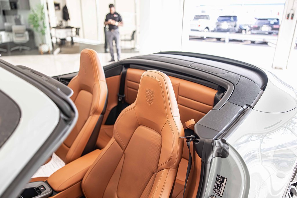Used 2025 Porsche 911 Carrera image 17
