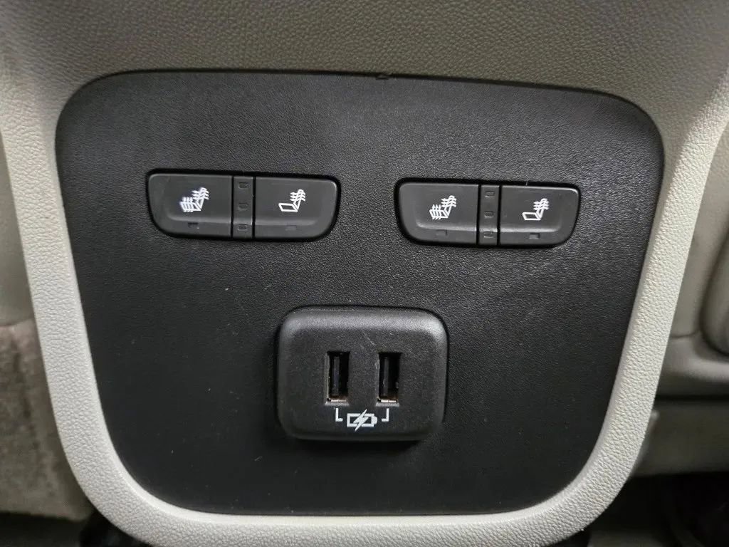 Used 2019 GMC Terrain Denali w/ Comfort Package image 29