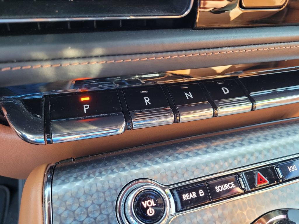 Used 2021 Lincoln Aviator Black Label Grand Touring w/ Class IV Trailer Tow Package AWD/4WD image 14