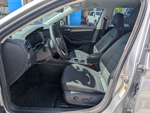 Certified 2024 Volkswagen Jetta SE FWD image 12