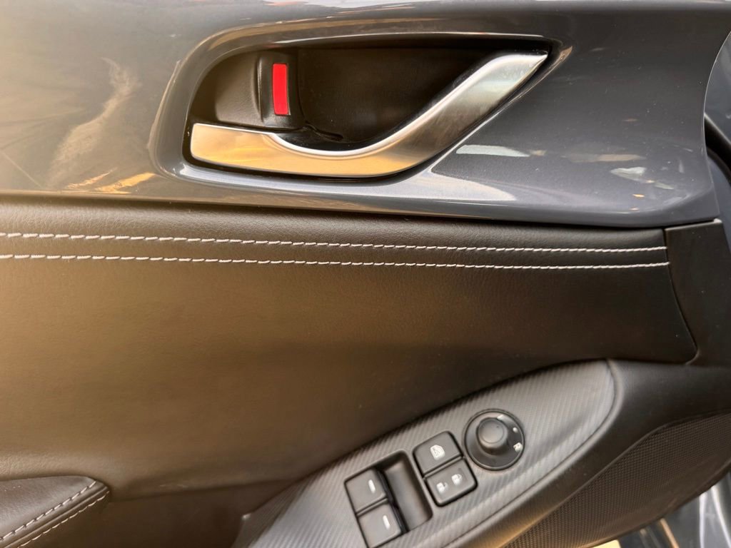 Used 2021 MAZDA MX-5 Miata Club image 13