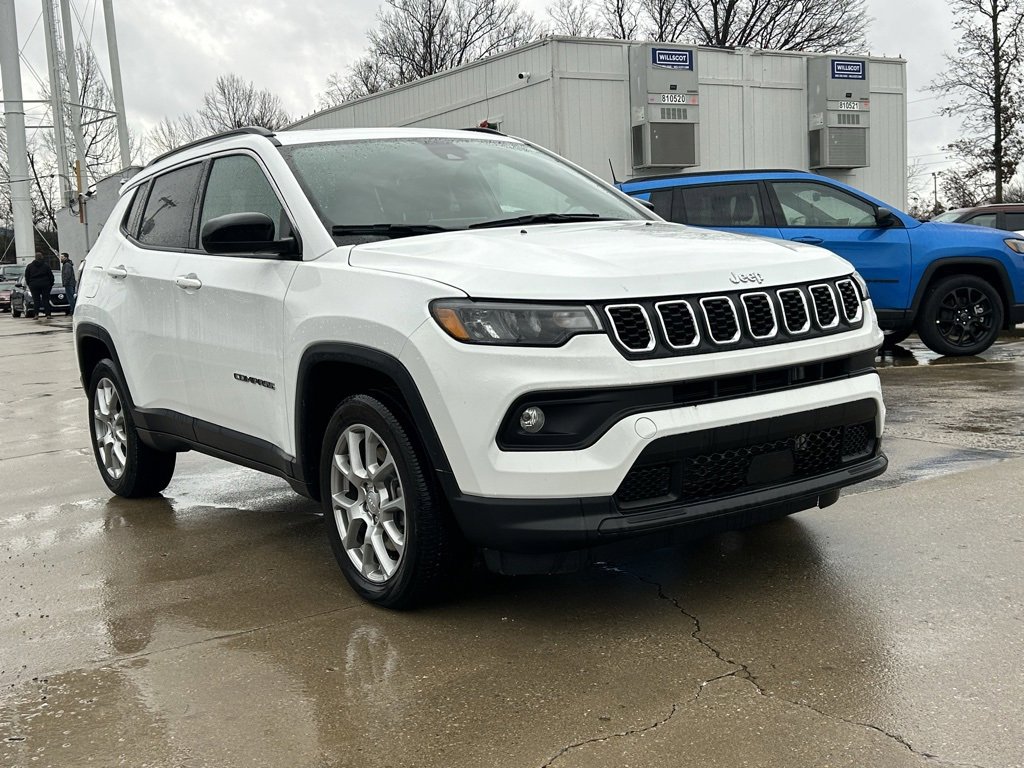 Used 2024 Jeep Compass Latitude w/ Sun and Sound Group image 4