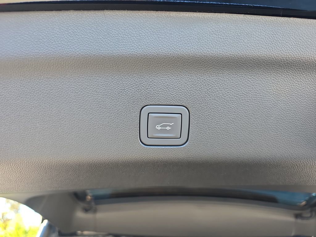 New 2026 GMC Yukon XL Denali w/ LPO, Floor Liner Package AWD/4WD image 14