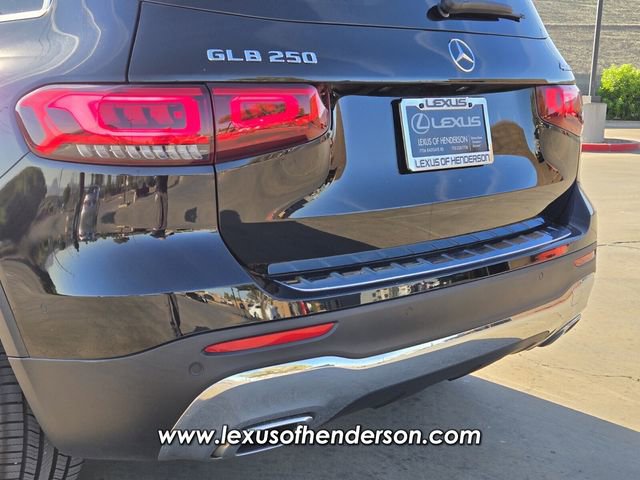 Used 2022 Mercedes-Benz GLB 250 4MATIC image 5