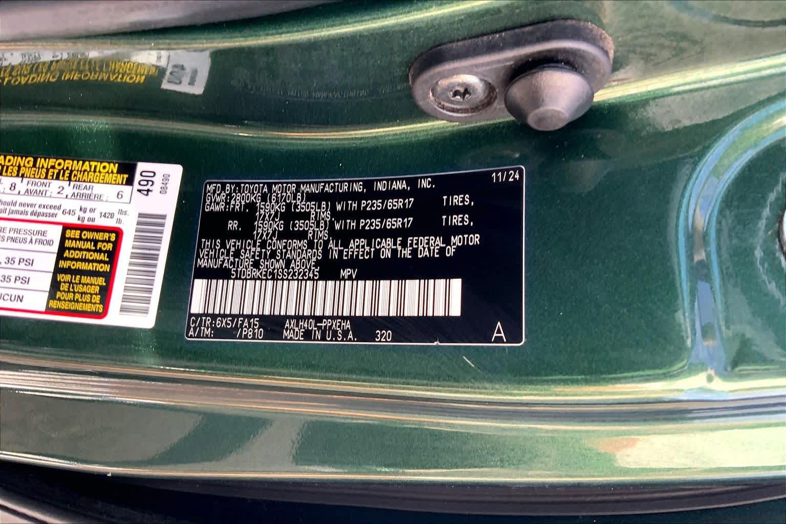 Used 2025 Toyota Sienna LE w/ LE Plus Package FWD image 37